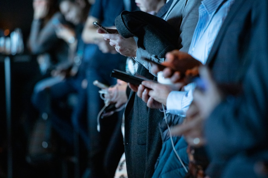 Wat is social engineering? Herken manipulatie online